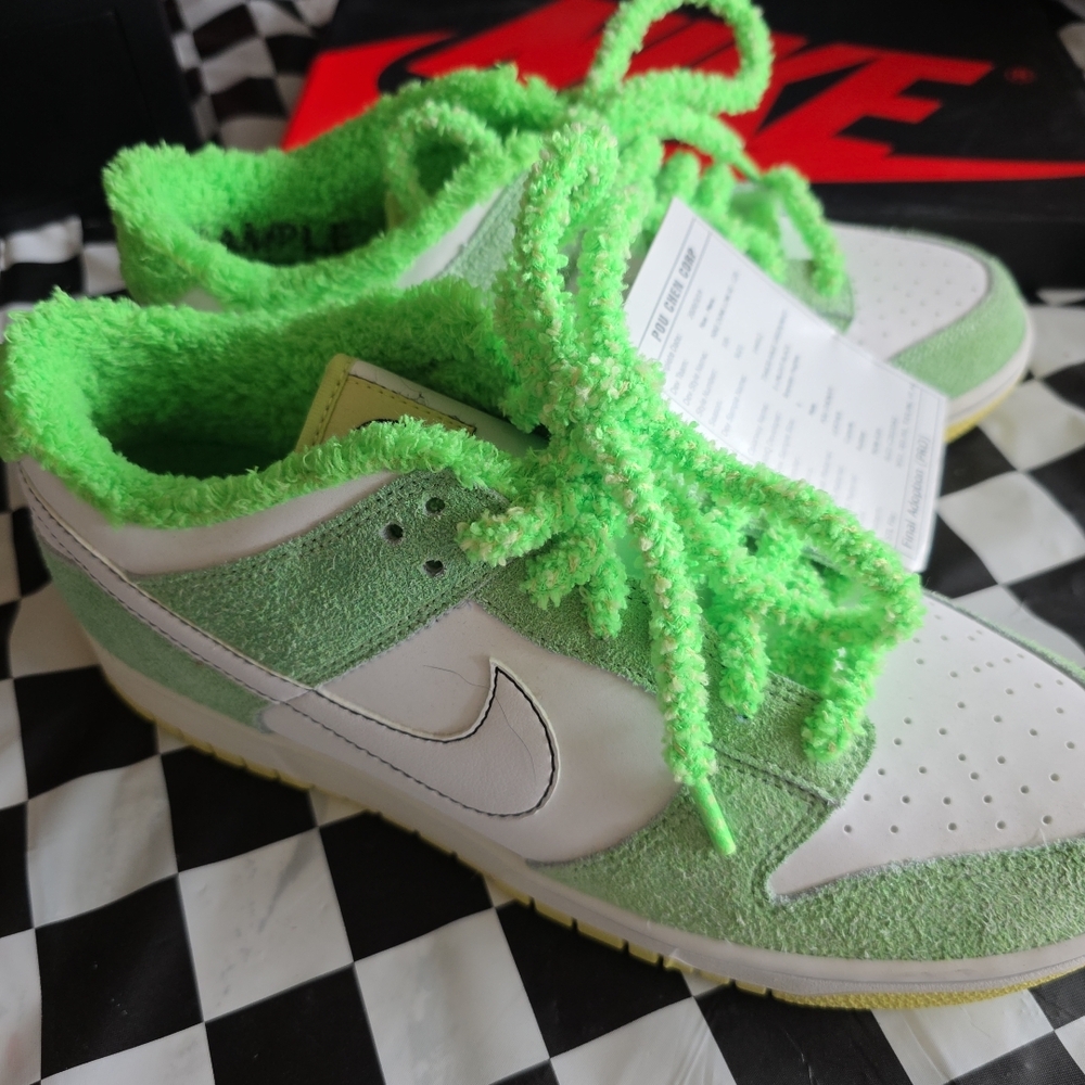 RARE Nike SB Dunk Low Green Gummy Bear Sneaker